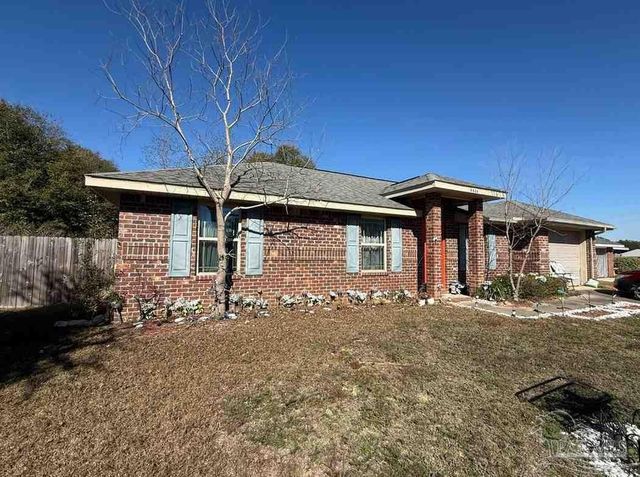 8826 Bluebell St, Milton, FL 32583