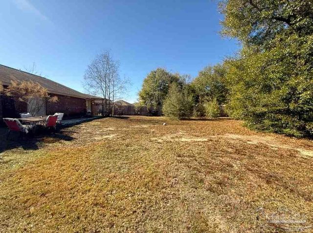 8826 Bluebell St, Milton, FL 32583