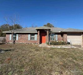 8826 Bluebell St, Milton, FL 32583