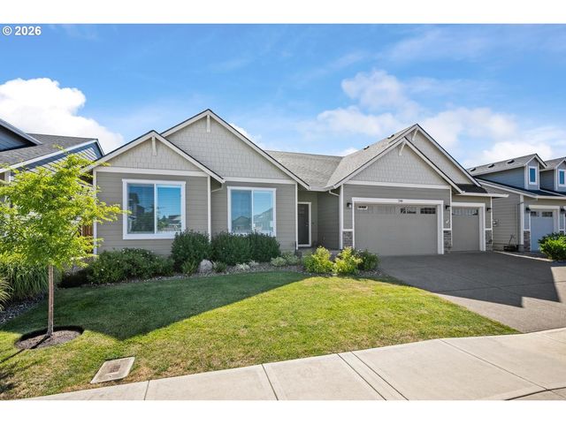 390 S 8TH St, Carlton, OR 97111