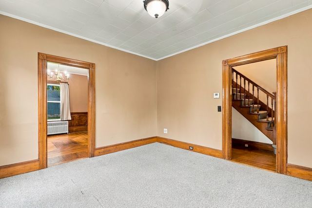 34 Joyce St, Webster, MA 01570