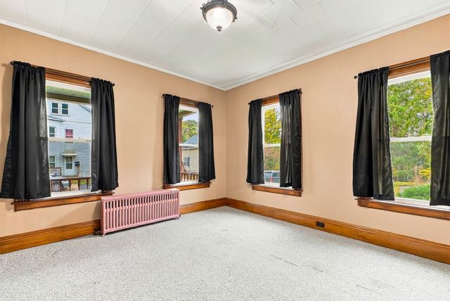 34 Joyce St, Webster, MA 01570