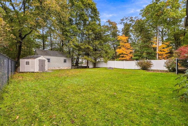 34 Joyce St, Webster, MA 01570