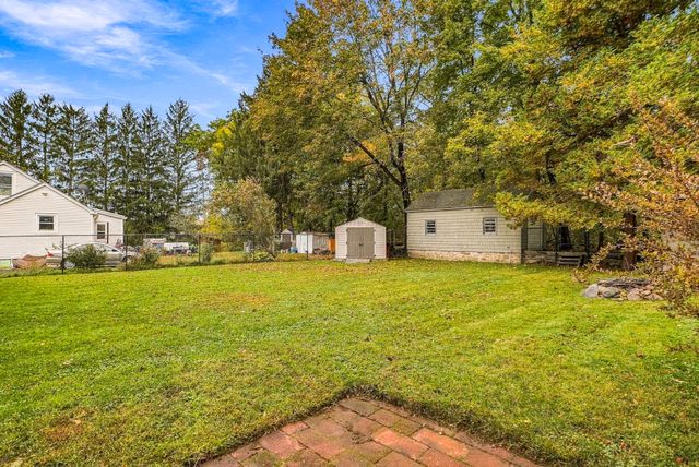 34 Joyce St, Webster, MA 01570