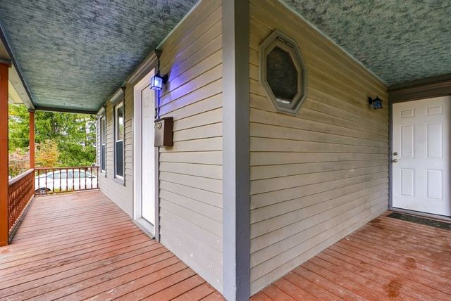 34 Joyce St, Webster, MA 01570