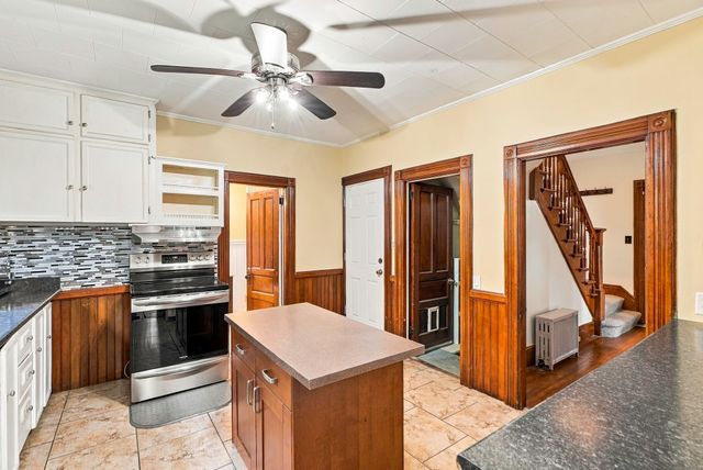 34 Joyce St, Webster, MA 01570