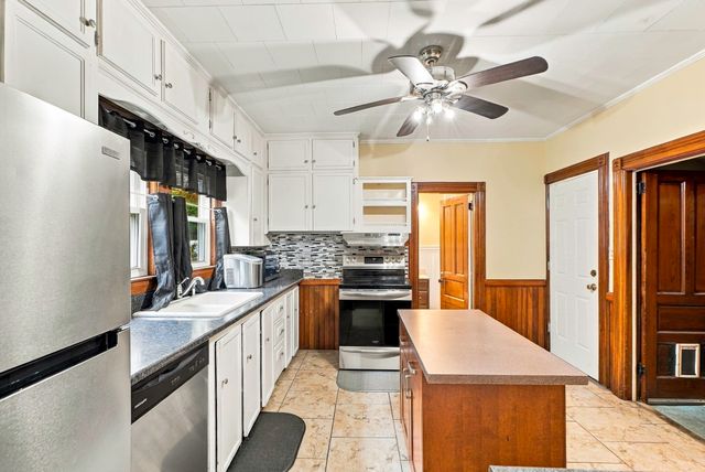 34 Joyce St, Webster, MA 01570