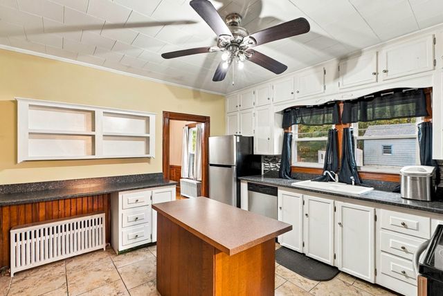 34 Joyce St, Webster, MA 01570