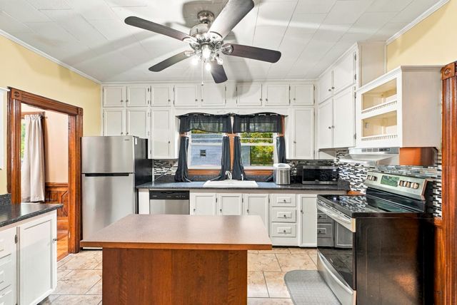 34 Joyce St, Webster, MA 01570