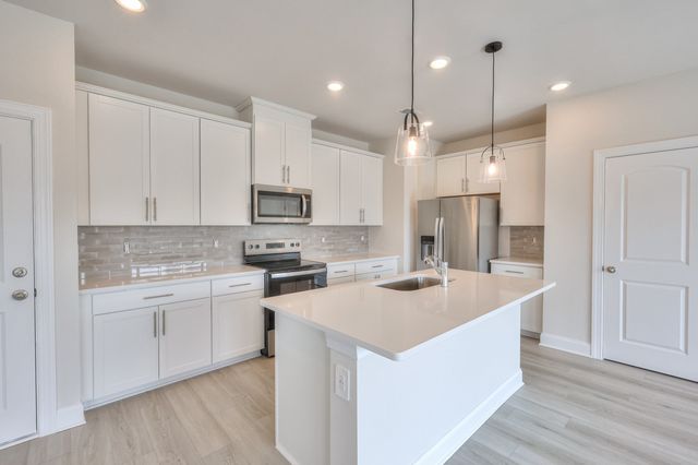 1772 Flora Grove, Hermitage, TN 37076