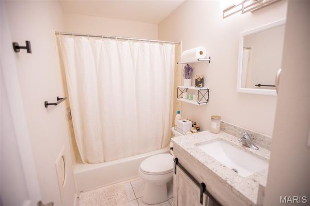 260 Monroe Mill Drive, Ballwin, MO 63011