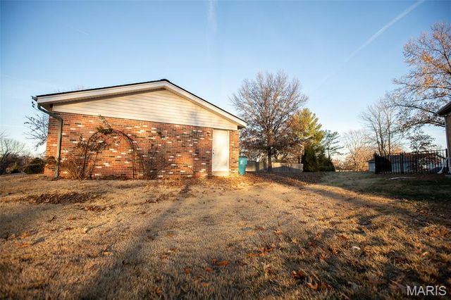 260 Monroe Mill Drive, Ballwin, MO 63011