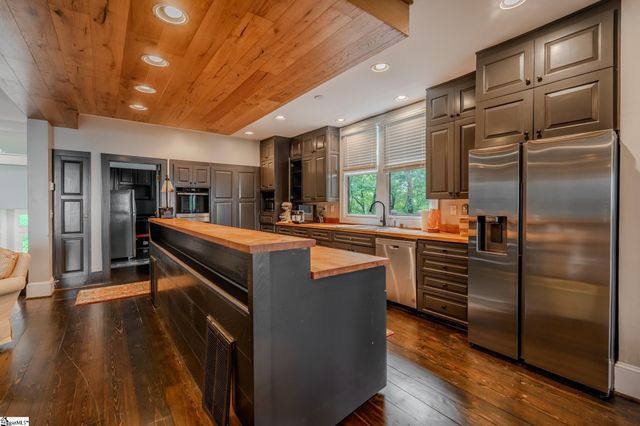 42 Wild Magnolia Way, Zirconia, NC 28790