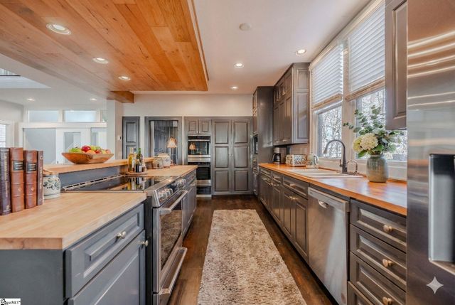 42 Wild Magnolia Way, Zirconia, NC 28790