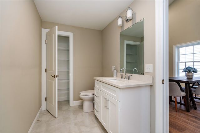 7 Fieldstone Way, Johnston, RI 02919