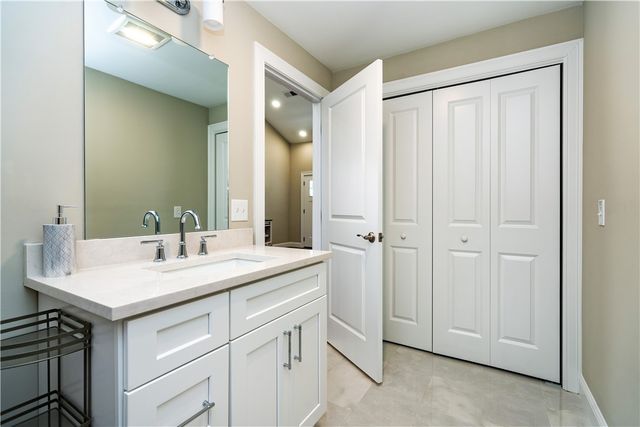 7 Fieldstone Way, Johnston, RI 02919