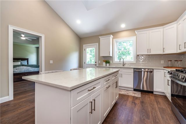7 Fieldstone Way, Johnston, RI 02919