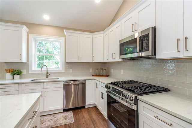 7 Fieldstone Way, Johnston, RI 02919