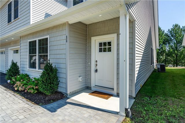 7 Fieldstone Way, Johnston, RI 02919