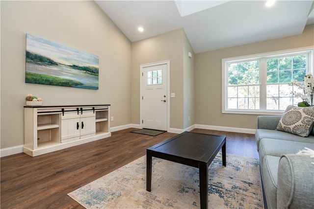 7 Fieldstone Way, Johnston, RI 02919