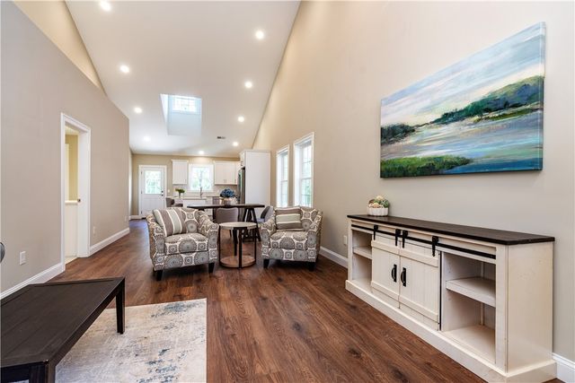 7 Fieldstone Way, Johnston, RI 02919