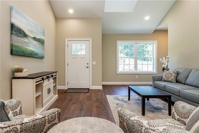7 Fieldstone Way, Johnston, RI 02919