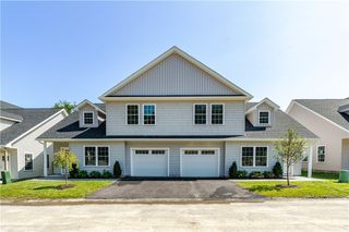 7 Fieldstone Way, Johnston, RI 02919