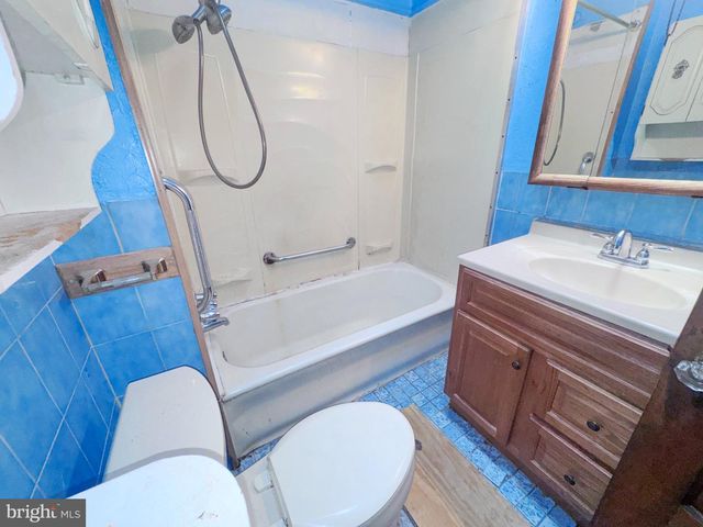 5916 NASSAU RD, Philadelphia, PA 19151