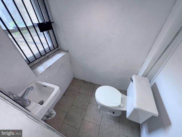 5916 NASSAU RD, Philadelphia, PA 19151