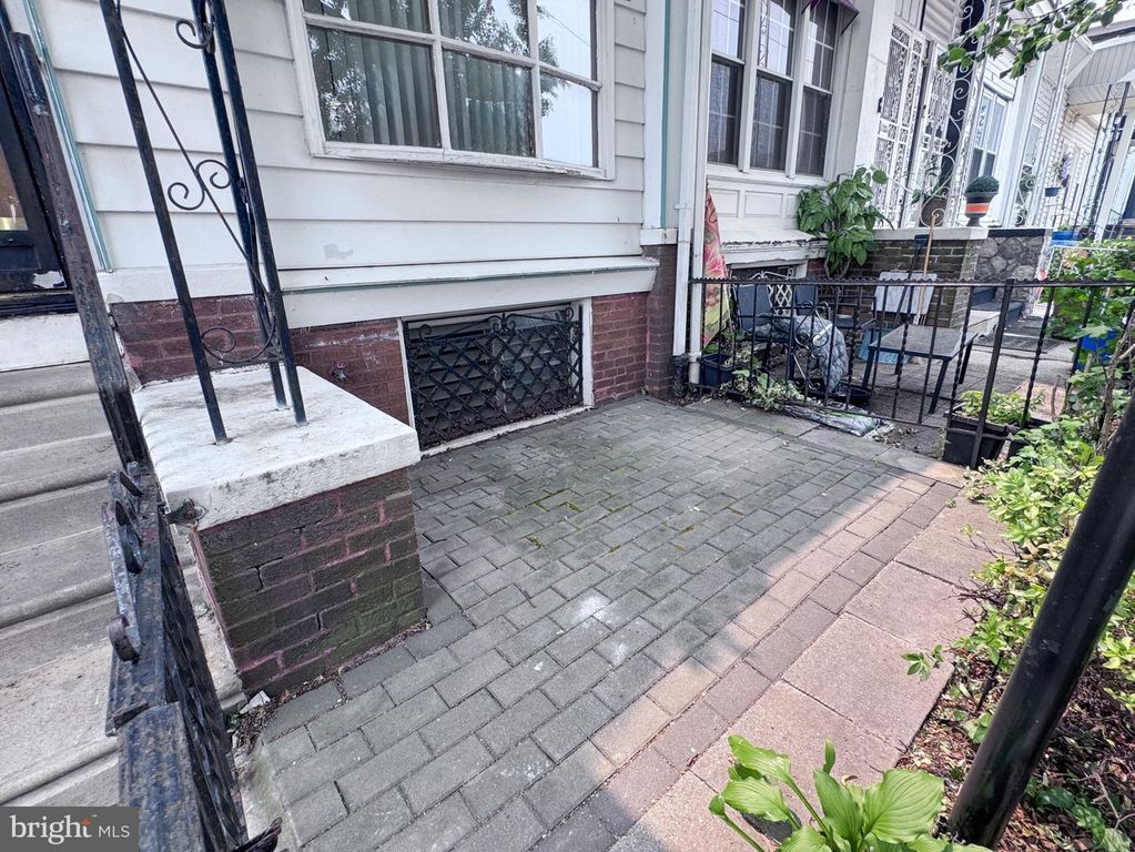 5916 NASSAU RD, Philadelphia, PA 19151 — photo 5