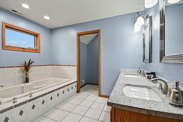 21410 S Covey Court, New Lenox, IL 60451