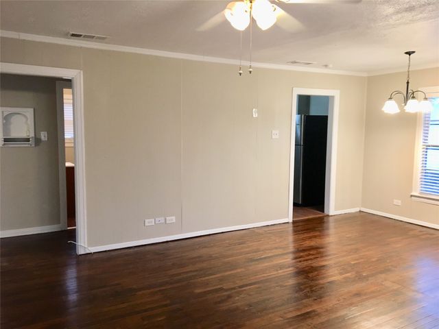 425 S Locust Street, Mesquite, TX 75149