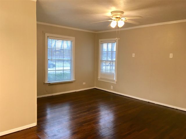 425 S Locust Street, Mesquite, TX 75149