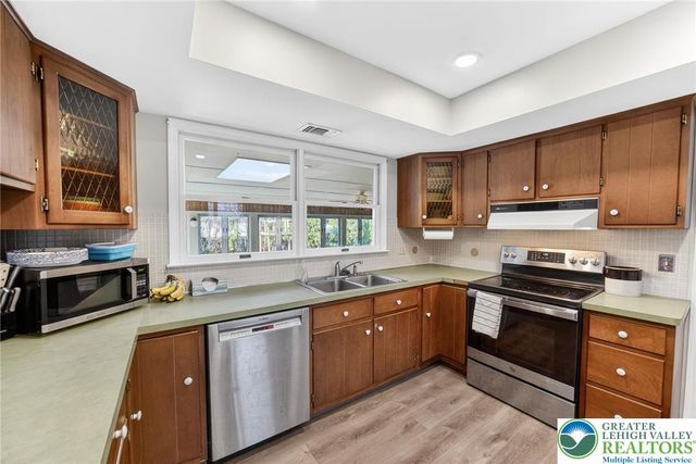 1460 Springhouse Road, South Whitehall Twp, PA 18104