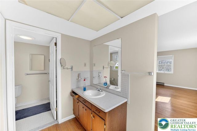 1460 Springhouse Road, South Whitehall Twp, PA 18104