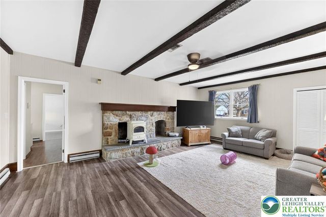 1460 Springhouse Road, South Whitehall Twp, PA 18104