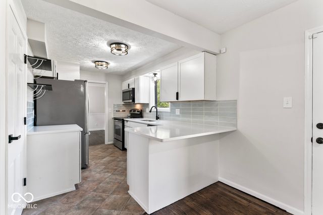 810 Kendale Court, Indianapolis, IN 46234