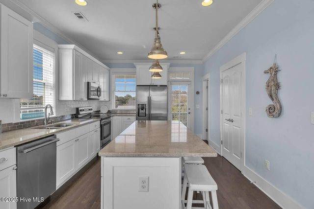 4325 E Pelican Drive, Oak Island, NC 28465