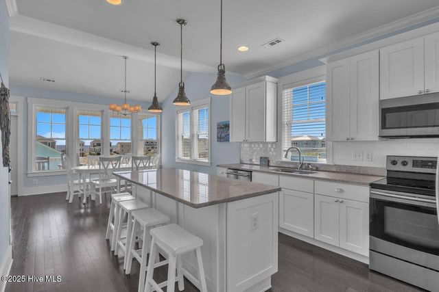 4325 E Pelican Drive, Oak Island, NC 28465