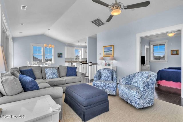 4325 E Pelican Drive, Oak Island, NC 28465