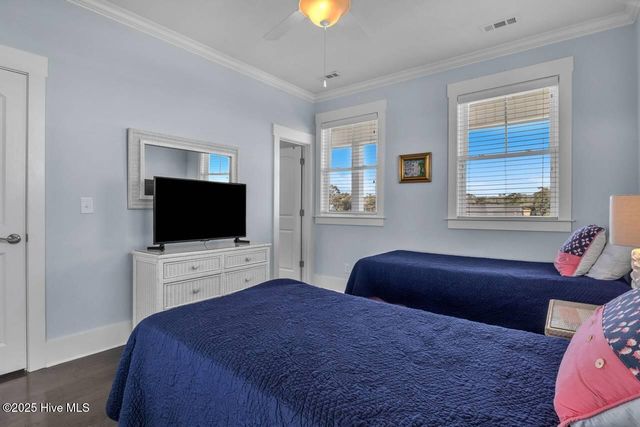 4325 E Pelican Drive, Oak Island, NC 28465