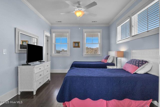 4325 E Pelican Drive, Oak Island, NC 28465