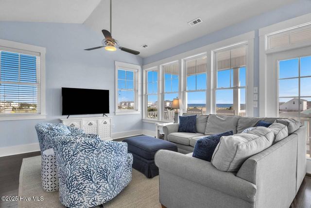 4325 E Pelican Drive, Oak Island, NC 28465