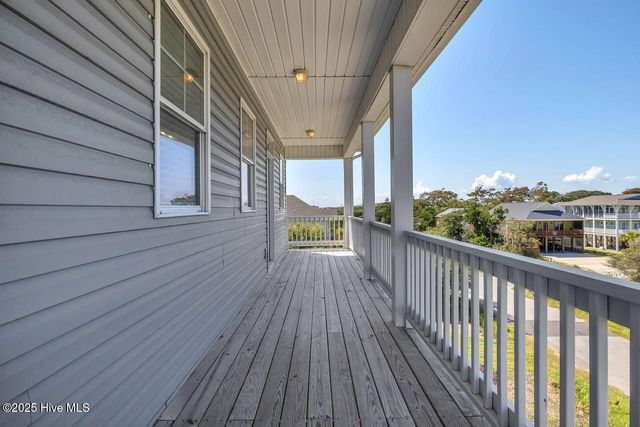 4325 E Pelican Drive, Oak Island, NC 28465