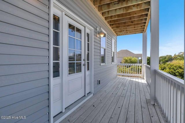 4325 E Pelican Drive, Oak Island, NC 28465