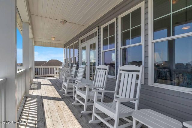 4325 E Pelican Drive, Oak Island, NC 28465