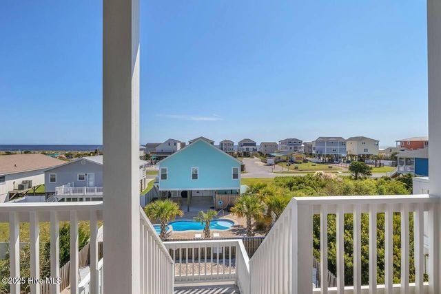 4325 E Pelican Drive, Oak Island, NC 28465