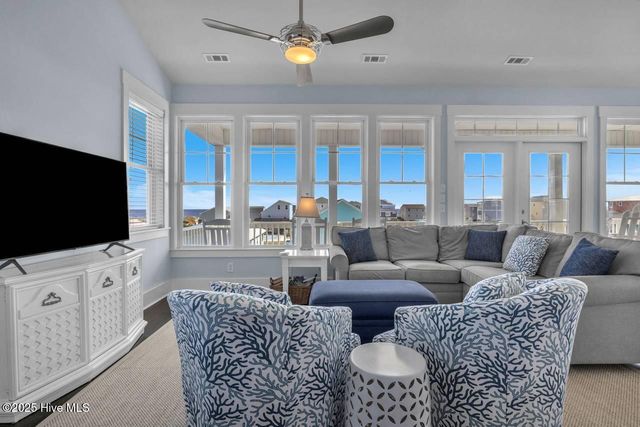 4325 E Pelican Drive, Oak Island, NC 28465