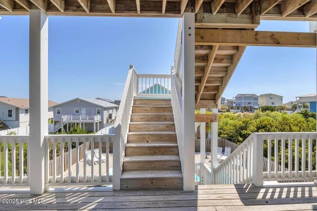 4325 E Pelican Drive, Oak Island, NC 28465