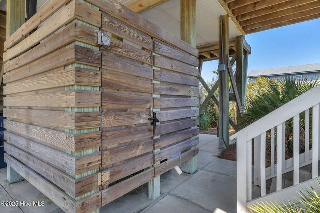 4325 E Pelican Drive, Oak Island, NC 28465